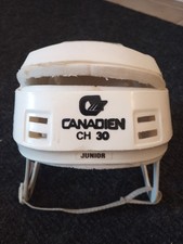 VINTAGE WHITE CANADIEN CH30